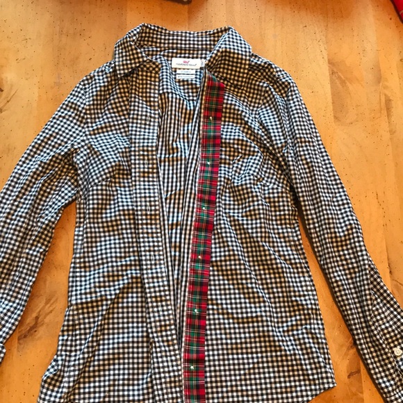 Vineyard Vines Women’s Button Up - Picture 1 of 3
